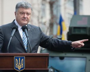 Дотиснути Росію: Порошенко заявив про приєднання до американських санкцій