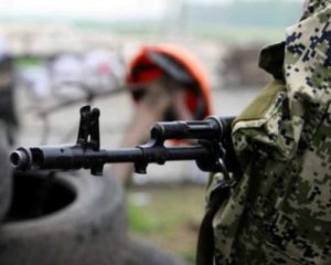 Донецькі бойовики поранили мирну жительку
