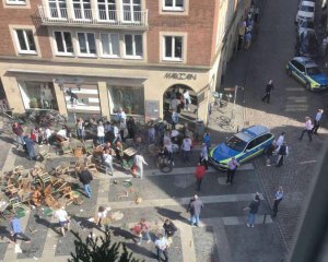 В Германии грузовик въехал в толпу, есть жертвы
