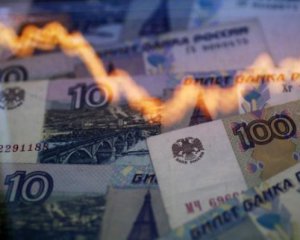 Санкції обвалили курс російського рубля
