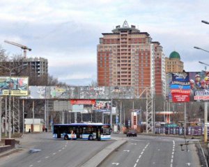 Донецк обстреливают из тяжелого вооружения: местные сообщили о &quot;прилетах&quot;