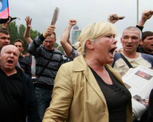 Розваги в ДНР: місцеві жителі забили до напівсмерті бойовиків