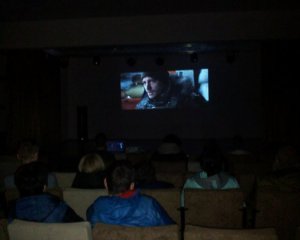 В Авдеевке показали фильм об украинских добровольцах