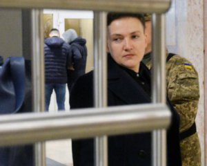 Савченко отвезли в больницу