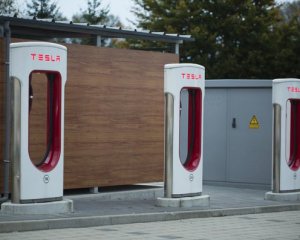 Стало известно, когда стартует производство кроссовера Tesla Model Y