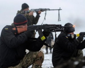 Гранатомети, кулемети та зенітні установки: бойовики вбили українського бійця