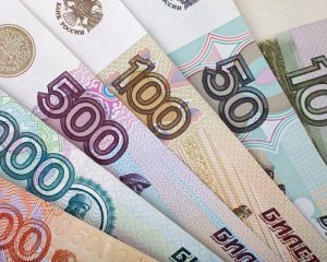 Санкції в дії: російська валюта та акції знецінюються