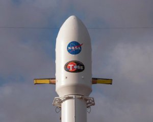 SpaceX запустила в космос телескоп для поиска экзопланет