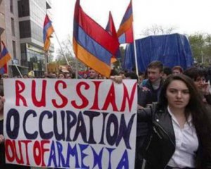 Опозиціонери перекрили рух транспорту на центральних вулицях