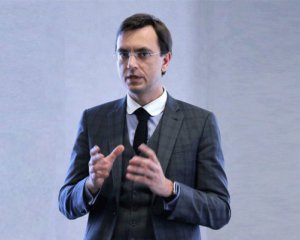 Не бачать майбутнього в країні: розказали, чому  політики відправляють дружин народжувати у США