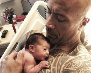45-річний Двейн Джонсон втретє став батьком