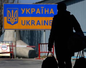 Експерт пояснила, чому українці їдуть працювати закордон