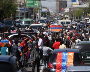 У Єревані відновили масові акції протесту