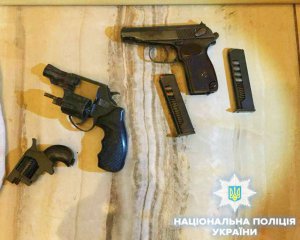 "Куля пролетіла за 20 см від дитини" - чоловіки обстріляли автомобіль