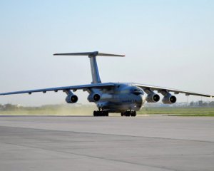 В Україну повернулися військові льотчики після виконання екстремальної операції