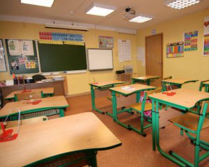 В Одеській області на батьківських зборах у школі побили чиновницю