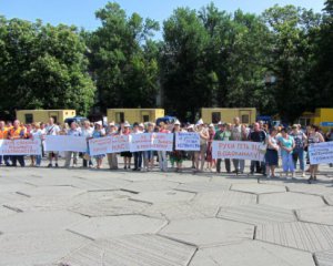 Працівники водоканалу провели мітинг проти нового керівника з Донбасу