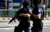 Невідомий з ножем у Парижі напав на перехожих: Ісламська держава взяла на себе відповідальність за теракт