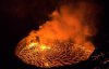 Лава и дым: фотограф ночевала на вершине действующего вулкана