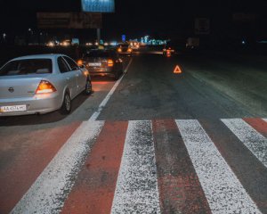 На Кільцевій мотоцикліст збив на смерть жінку і втік