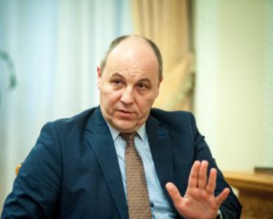 Кадрове питання змусило Парубія зібрати у себе парламентських керівників