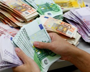 Нацбанк встановив найнижчий курс євро з початку року