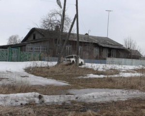 Жебрацькі пенсії і напіврозвалені хати - показали село, в якому всі голосували за Путіна