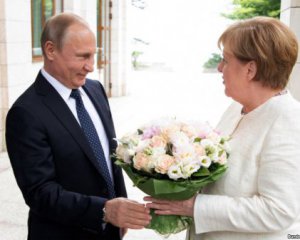 Зустріч Меркель і Путіна в Сочі: канцлер побажала успіхів Медведєву