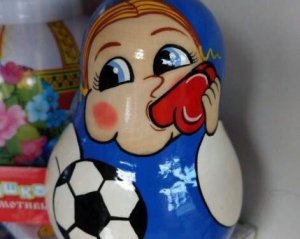 "Надто довгий свисток": росіяни випустили шокуючий сувенір