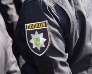 Двох патрульних, які побили чоловіка, звільнили з роботи