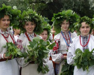 Скільки вихідних матимуть українці на Трійцю