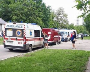 Додаткові бригади лікарів прибули до харківської школи