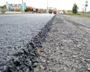 В Житомирской области накажут виновных в некачественном ремонте дороги