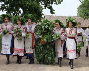 Чекати щастя чи біду - як ворожити перед Трійцею