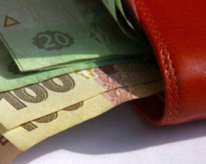 Зарплати українців зросли на третину за рік