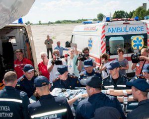 Санитарный самолет спасателей забрал из Беларуси украинских детей