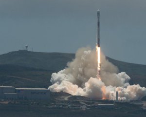 SpaceX відклала туристичний політ навколо Місяця