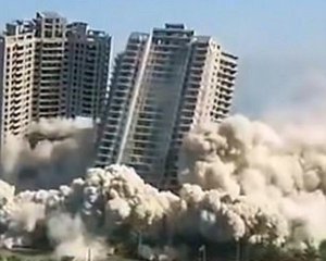 В Китае сносят небоскребы-призраки - показали шокирующее видео
