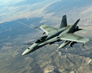 Истребители стреляют ракетами "воздух-воздух": Россия начала "учения" на украинской границе