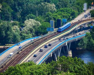 Пояснили, чому міст у Києві може впасти будь-якої миті