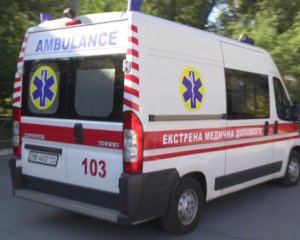 У Києві відразу 2 жінки випали із вікон багатоповерхівок