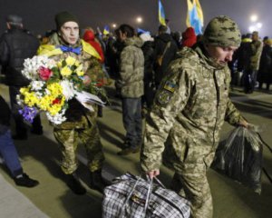 "Грошей, роботи, житла – немає" - екс-полонені отримують 100 тисяч