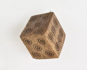 Знайшли давній гральний кубик, яким користувались шахраї