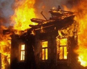 В Киеве сгорел частный дом: погибли люди