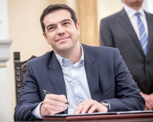Парламент Греции отклонил вотум недоверия правительству