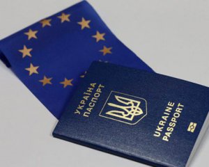 Шахраї в Києві &quot;розводять&quot; людей, які отримують закордонні паспорти
