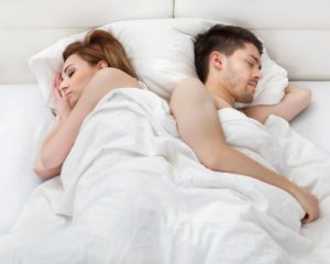 Пояснили, як сон зміцнює подружні стосунки