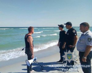 9-річна дівчинка трималася в морі за тата-потопельника