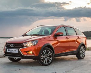 Навіщо купувати металобрухт - експерти розповіли про перспективи нової LADA в Україні