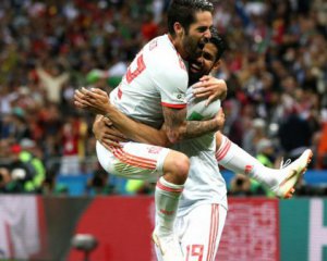 Випадковий гол та система відеоповторів принесли Іспанії перемогу: відеоогляд матчу